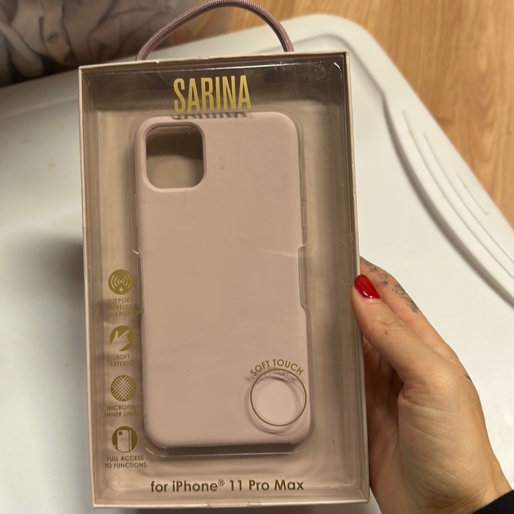Sarina iPhone 11 Pro Max brand new